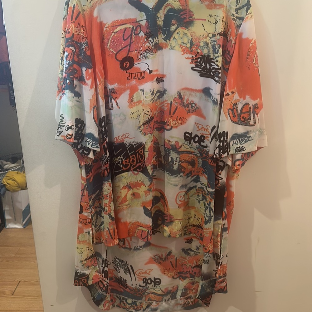 Melissa McCarthy high/low graffiti tunic 2X
